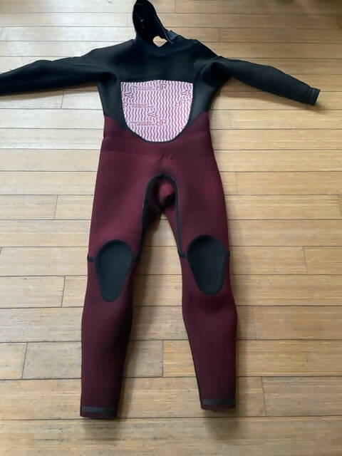 Xcel 4/3 Infinity Radiant Rebound Wetsuit Size XLS