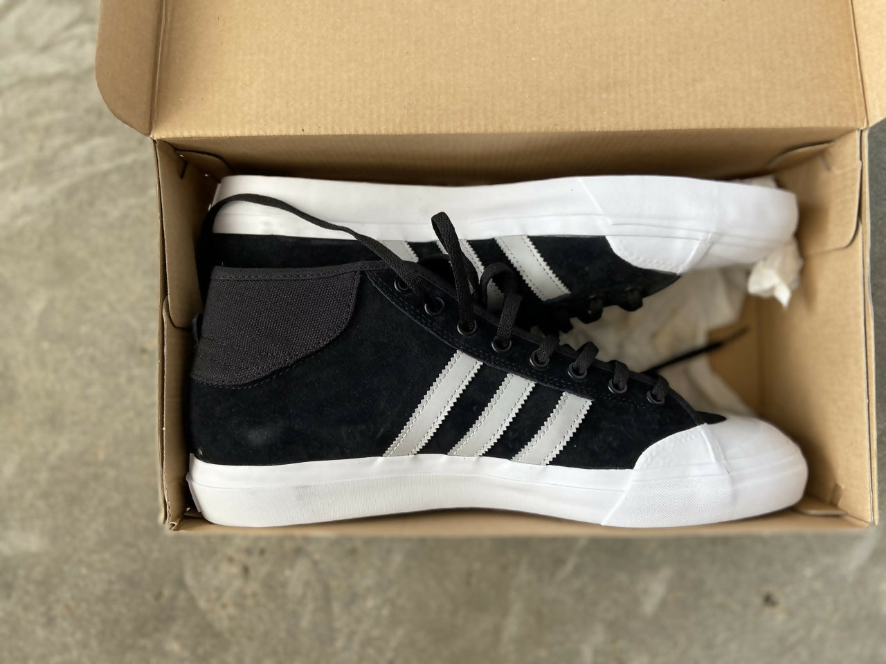 New Adidas Matchcourt Mid ADV B27334