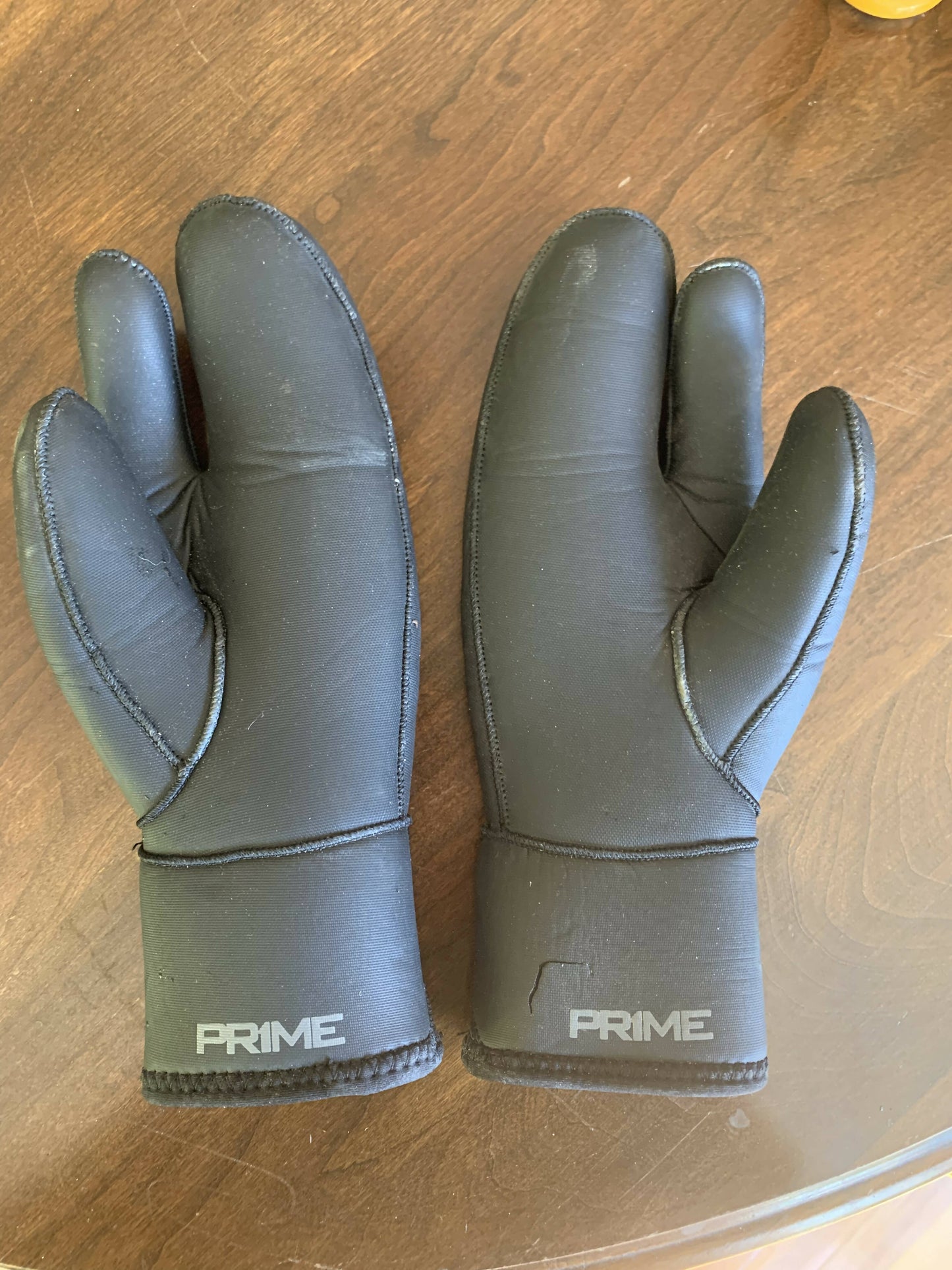 Body glove 5mm claw gloves. Size S