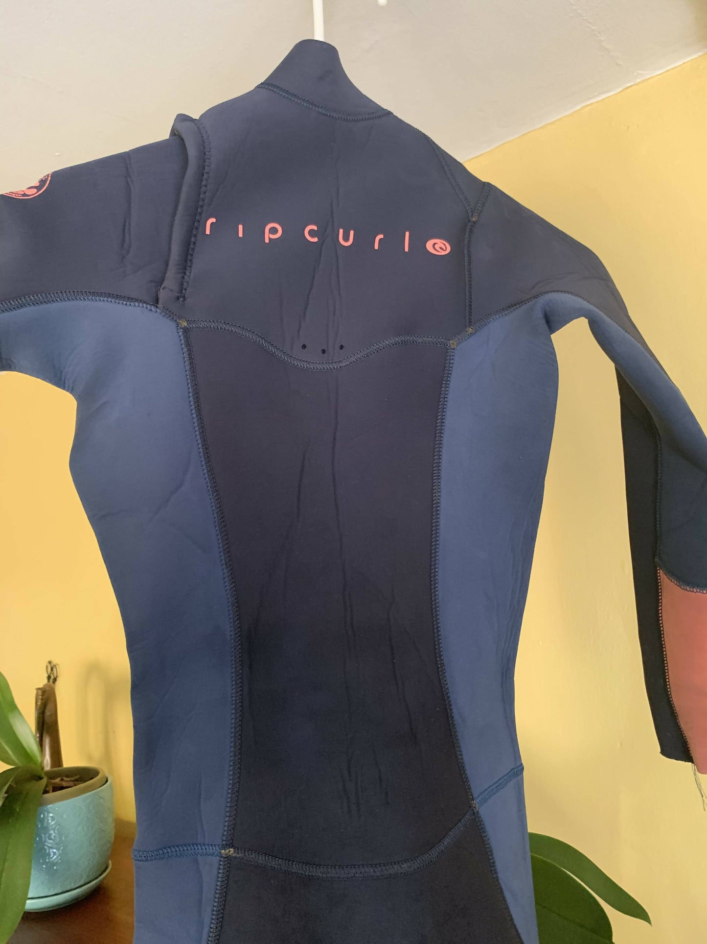Ripcurl Dawn Patrol 4/3 wetsuit. Size 4