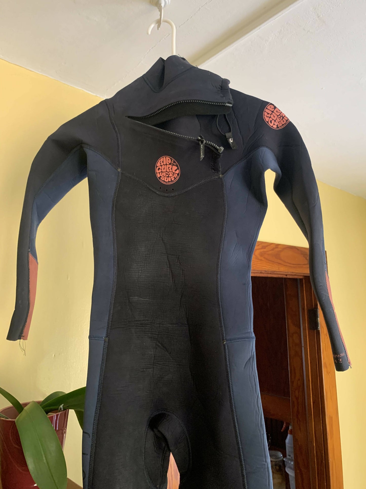 Ripcurl Dawn Patrol 4/3 wetsuit. Size 4